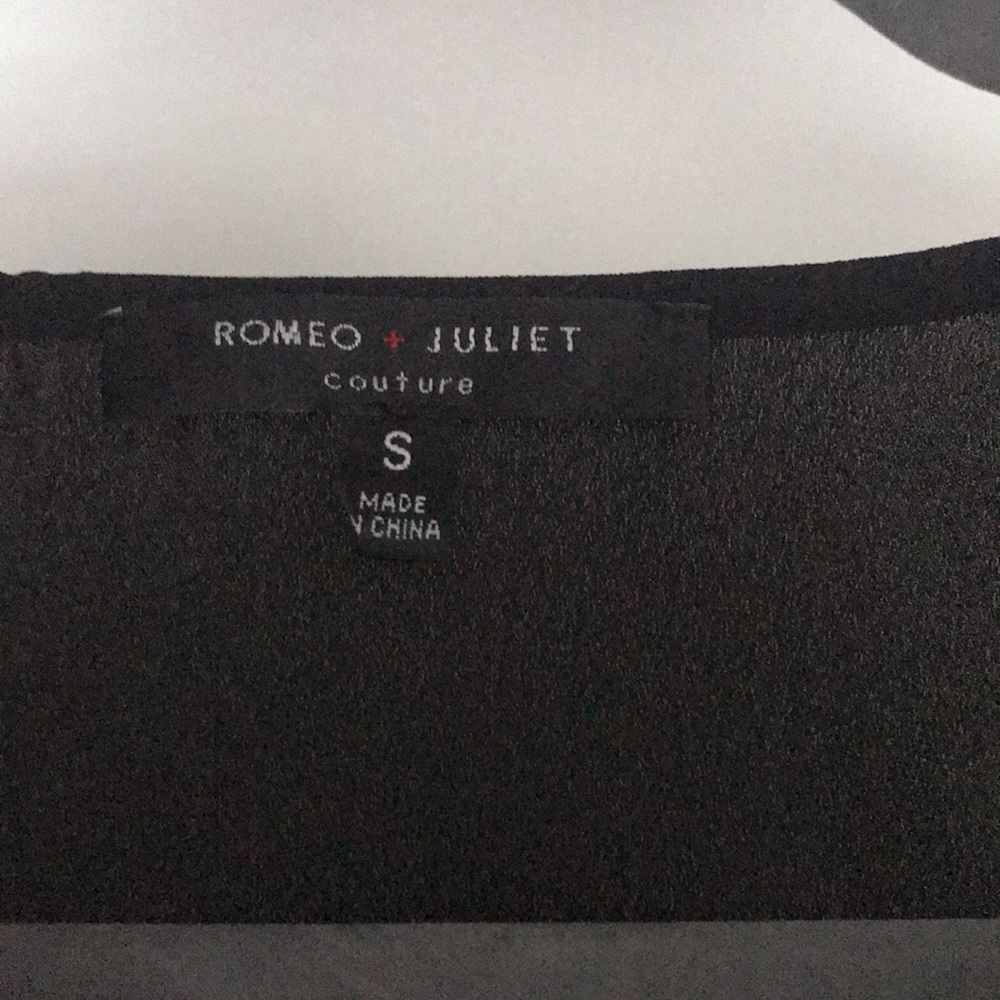 Brand New Romeo + Juliet Culture Black Blouse - Picture 2 of 4